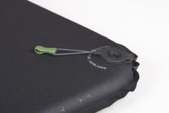 Exped SIM 3.8 LW Zelfopblazende Slaapmat -Bo-Camp Verkoopwinkel 1267 1900 sim black close 1