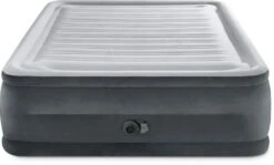 Intex Comfort Plush Extra Hoog Luchtbed - Queensize - Ingebouwde Elektrische Pomp 15 Intex Comfort Plush Extra Hoog Luchtbed - Queensize - Ingebouwde Elektrische Pomp -Bo-Camp Verkoopwinkel 1320 1900 64418 prd2 2023 300