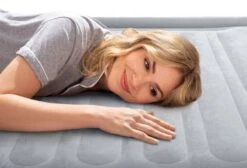 Intex Comfort Plush Luchtbed - Queensize - Ingebouwde Elektrische Pomp -Bo-Camp Verkoopwinkel 1320 1900 67770 inuse1 2022 300