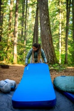 Therm-A-Rest MondoKing 3D 11.0 L Zelfopblazende Slaapmat -Bo-Camp Verkoopwinkel 1900 1267 2020 thermarest oregon 3sisters geiser 0623