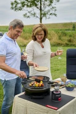 NomadiQ Draagbare Gasbarbecue - Zwart 17 NomadiQ Draagbare Gasbarbecue - Zwart -Bo-Camp Verkoopwinkel 1900 1267 mvd0748 1