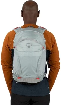 Osprey Hikelite Wandelrugzak - 26 Liter - Zilver 15 Osprey Hikelite Wandelrugzak - 26 Liter - Zilver -Bo-Camp Verkoopwinkel 1900 1900 0039 hikelite 26l s23 onbody6 silverlining 10004802