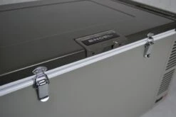 Engel MD60F Compressor Koelbox - 60 Liter -Bo-Camp Verkoopwinkel 1900 2849 md60f verschluss detail