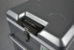 Engel MT45F-S Compressor Koelbox - 40 Liter -Bo-Camp Verkoopwinkel 1900 2849 mt45fs verschluss detail